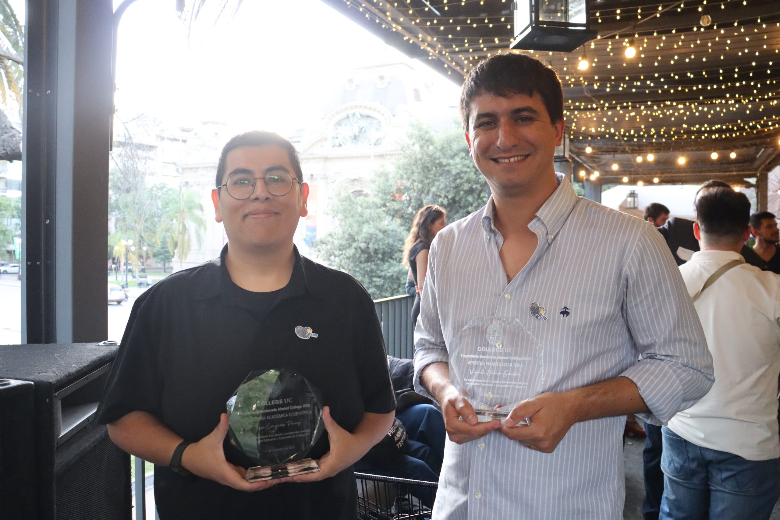 Liderazgo e impacto en cultura y ciencias: College UC reconoce las trayectorias de Vicente Hübner y José Conejeros